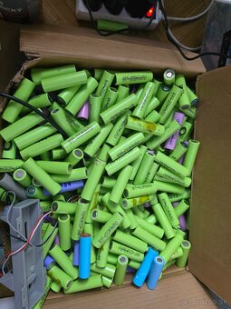 Predám použité články batérií 18650 - 8