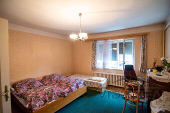Na predaj veľký pozemok so starším rodinným domom pri Senci - 8