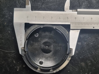 Stredové krytky pukličky VW 3D Nový model 5H0601171 - 8