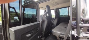 Land Rover Defender - 8