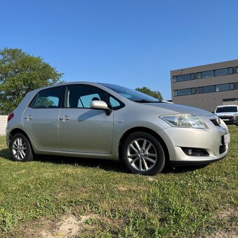 Toyota Auris 1.6 valvematic - 8