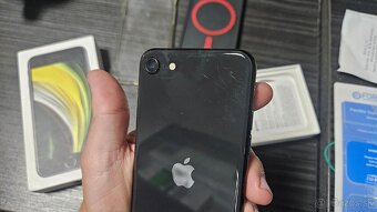 Apple iPhone SE 2020 64GB tmavý + obaly - 8