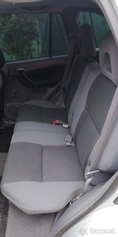 Toyota RAV4 - 8