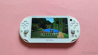 PS Vita 2000 white - 8