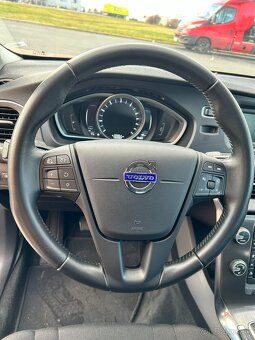 Predám Volvo V40 T2 Edition - 8