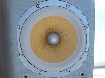 Bowers & Wilkins - 8