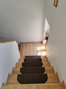 NOVINKA Rodinný dom, sauna, garáž Hlboké - 8