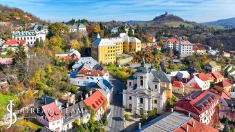 Zabehnutý apartmán - byt v centre mesta Banská Štiavnica - 8