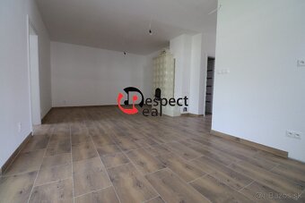 Rodinný dvojdom s garážou a s nadštandardným vybavením - 8