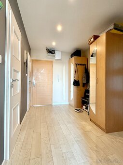 Nadštandardne prerobený 4 izbový byt s balkónom - 8