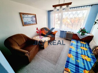 JKV REAL ponúka na predaj 5-izbový dvojpodlažný rodinný dom - 8