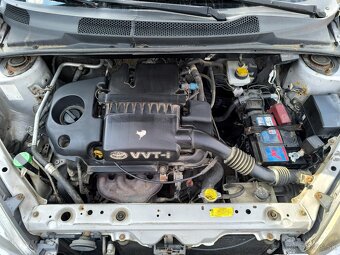 Toyota Yaris 1,3 A/T VVT-I SOL 3D - 8