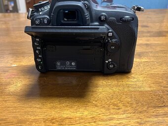 Nikon D750 + MB-D16 - 8