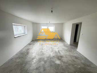 Predám dvojgeneračný dom v tichej lokalite v meste Hurbanovo - 8