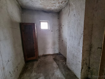 RODINNÝ DOM a POZEMOK 1205 m2 DOBRÁ VODA - TRNAVA - VOĽNÝ - 8