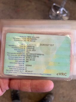 New Holland T8 - 8