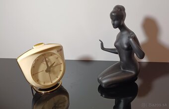 PREDANE. Krásna malo vídaná porcelánová soška - 8