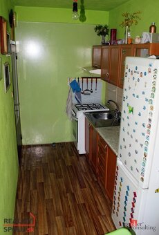Predaj 3 izbový byt Levice - 8