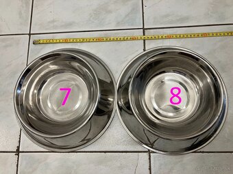 Mačacia toaleta a misky na krmivo - 8