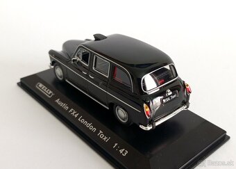 1:43 Austin FX4 - 8