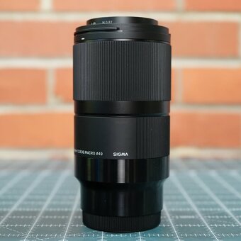 SIGMA 70mm f/2.8 DG Macro Art Sony E-mount - 8