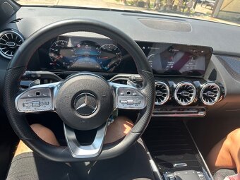 Mercedes Benz GLA 180 - 8