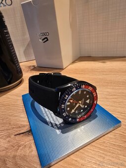 Seiko 5 Pepsi limited edition - 8