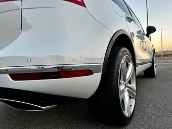 VW Touareg 3.0 TDI V6 221 kW R-Line – vzduch, Webasto, pano - 8