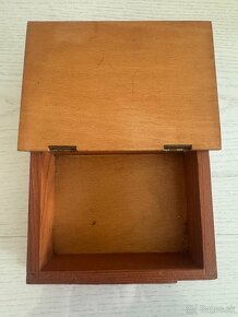 Starožitná drevená krabička - 8