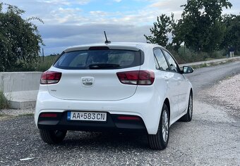 Kia Rio 1.2i 18 500km v záruke - 8