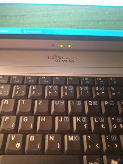 Predám notebook Fujitsu Siemens Amilo L1300 - 8