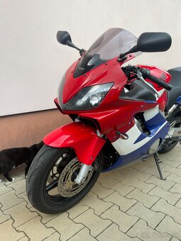 Honda CBR 600F F4i - 8