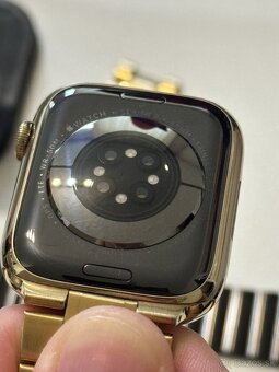 Zlaté Apple Watch series 7 ako nové - 8