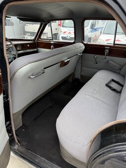 Dodge Coronet 1949 sedan - 8