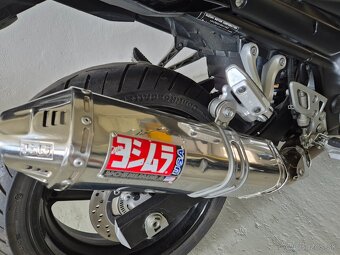 Suzuki GSF650A - 8