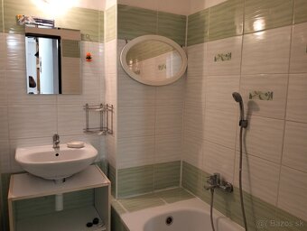 Prenajom 2-izboveho bytu Komenskeho ul. Od 15.8. - 8