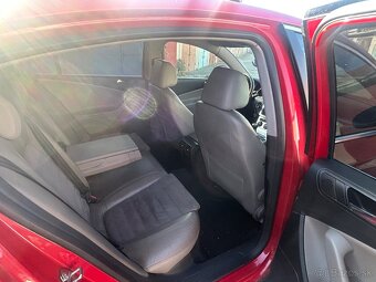 Volkswagen Passat B6 2.0tdi 103kw 4 motion highline - 8