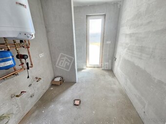 Moderná 5 izbová novostavba s pozemkom 576 m2 a parkova… - 8