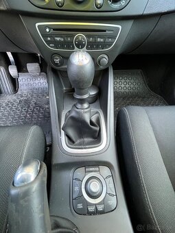 Renault Megane Grandtour 1.6 benzin, 2011 - 8