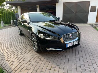 Jaguar XF 2.2D - 8