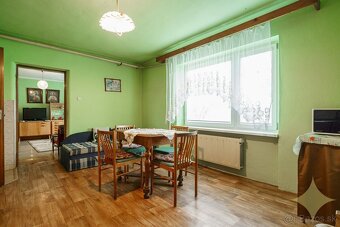 Exkluzívne na predaj gazdovský rodinný dom s pozemkom o rozl - 8