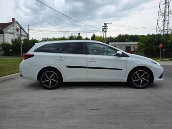 Toyota Auris 1,6 Benzin Automat Top Stav kúpene na Sk - 8