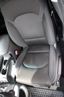HYUNDAI i30 CW Family 1,6 CRDi 85 kW - 8