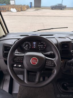 Knaus Live I 700 MEG - 8