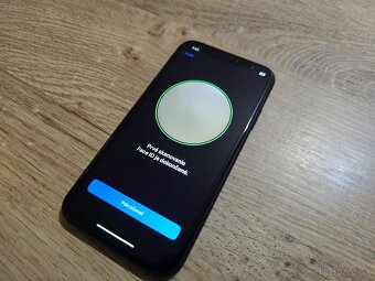 Iphone XR plnefunkcny ma len jemne znamky pouzivania telefon - 8