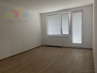 Veľký 2 izbový byt Dubnica nad Váhom, 61 m2 - 8