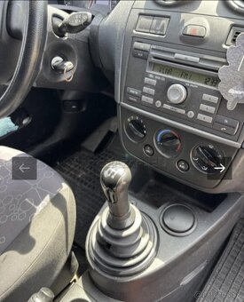 Ford fiesta - 8