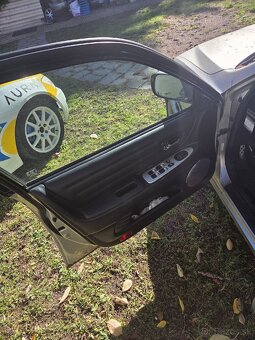 Čierny interiér Lexus is200 - 8