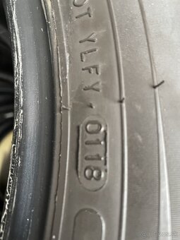 Nokian 245/50R18 - 8