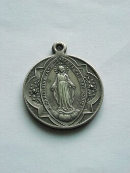 Medaily svätcov a Starožitné sväté obrázky na skle - 8